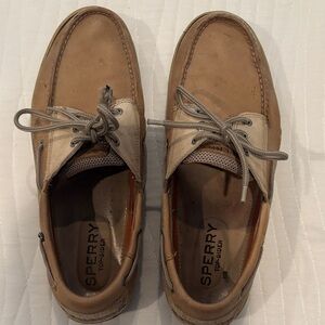 Sperry Men's Tan Leather Boat Shoes with Gray Laces